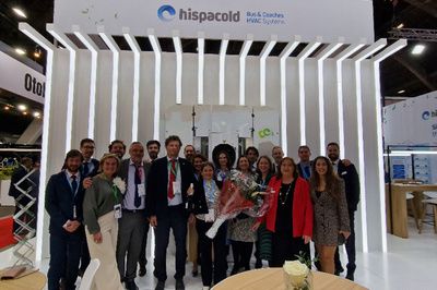 Emotiva despedida de nuestra compañera Maribel Ceballos en el stand de Busworld